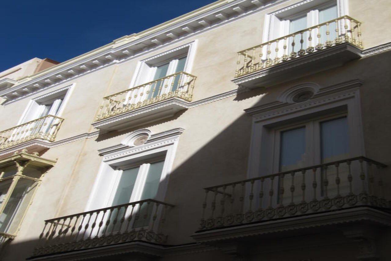 Life Apartments San Vicente Севиля Екстериор снимка