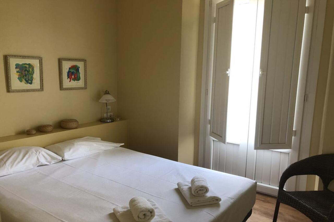 Life Apartments San Vicente Севиля Екстериор снимка