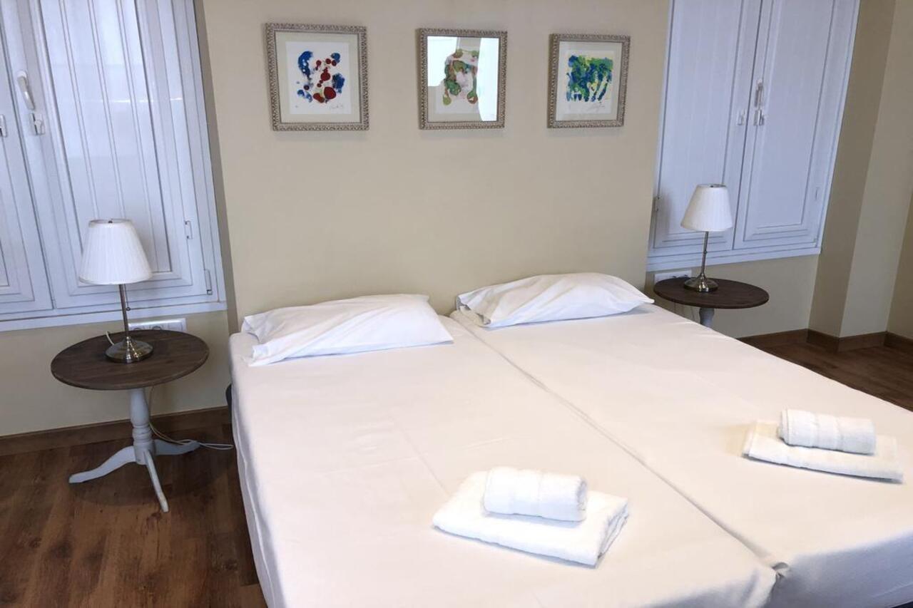 Life Apartments San Vicente Севиля Екстериор снимка