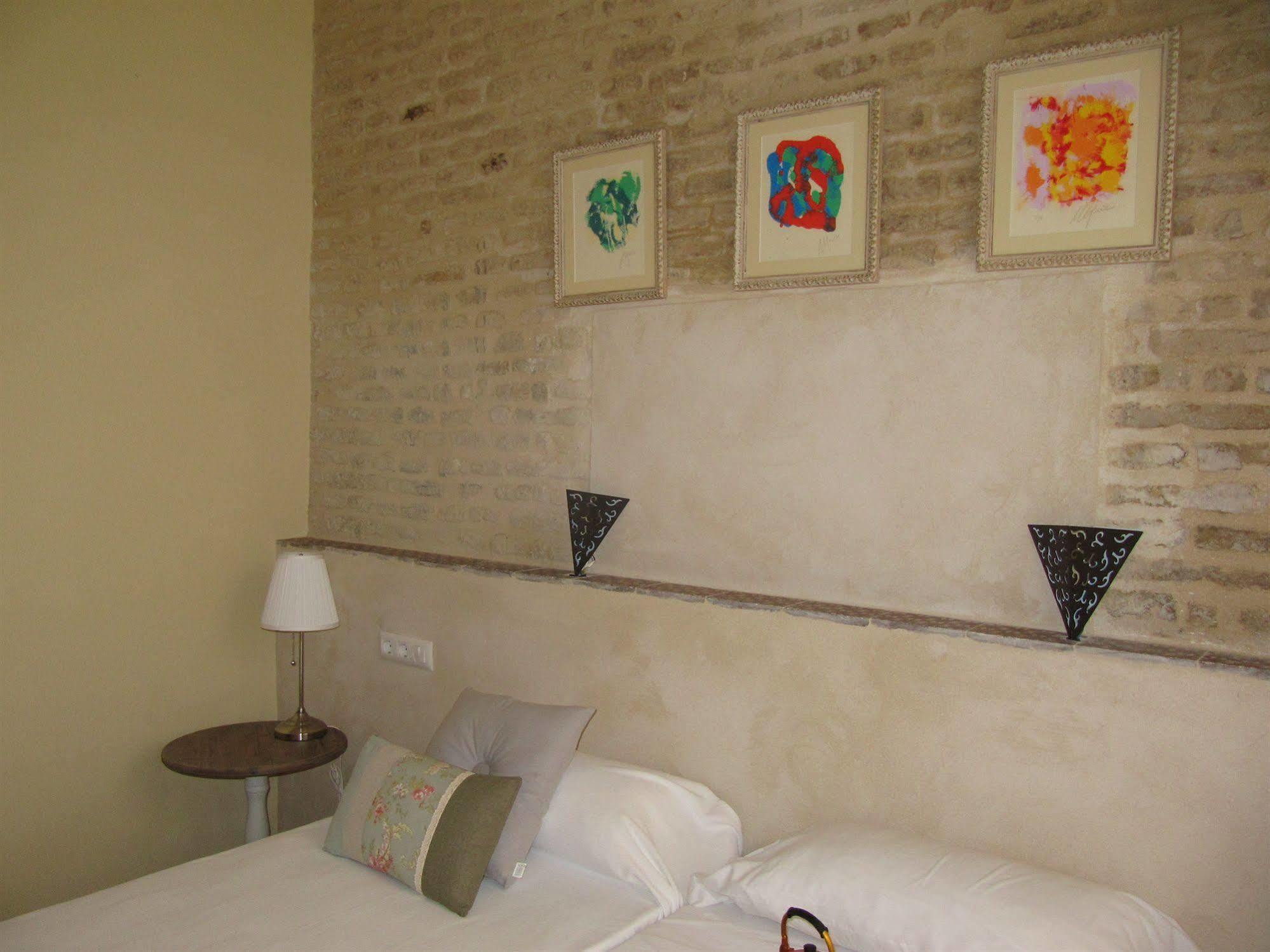 Life Apartments San Vicente Севиля Екстериор снимка