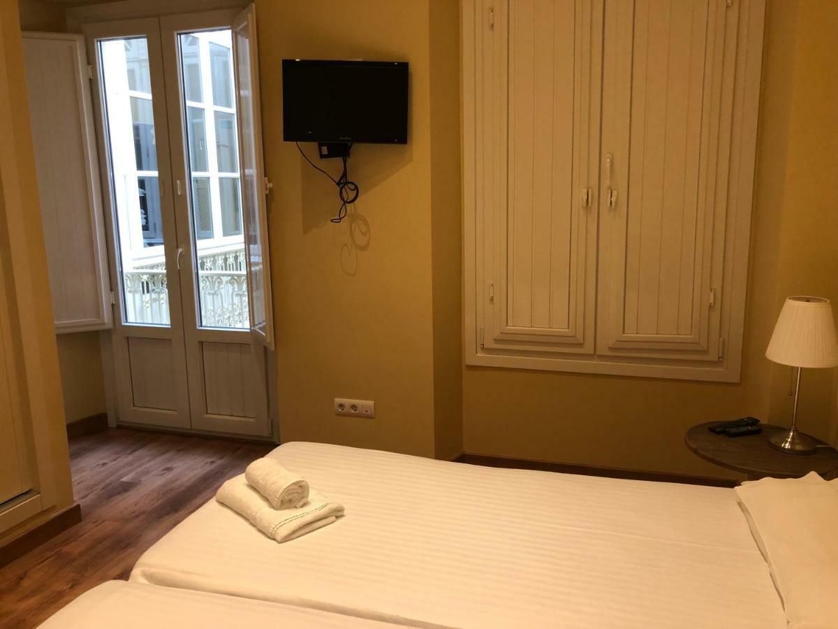 Life Apartments San Vicente Севиля Екстериор снимка