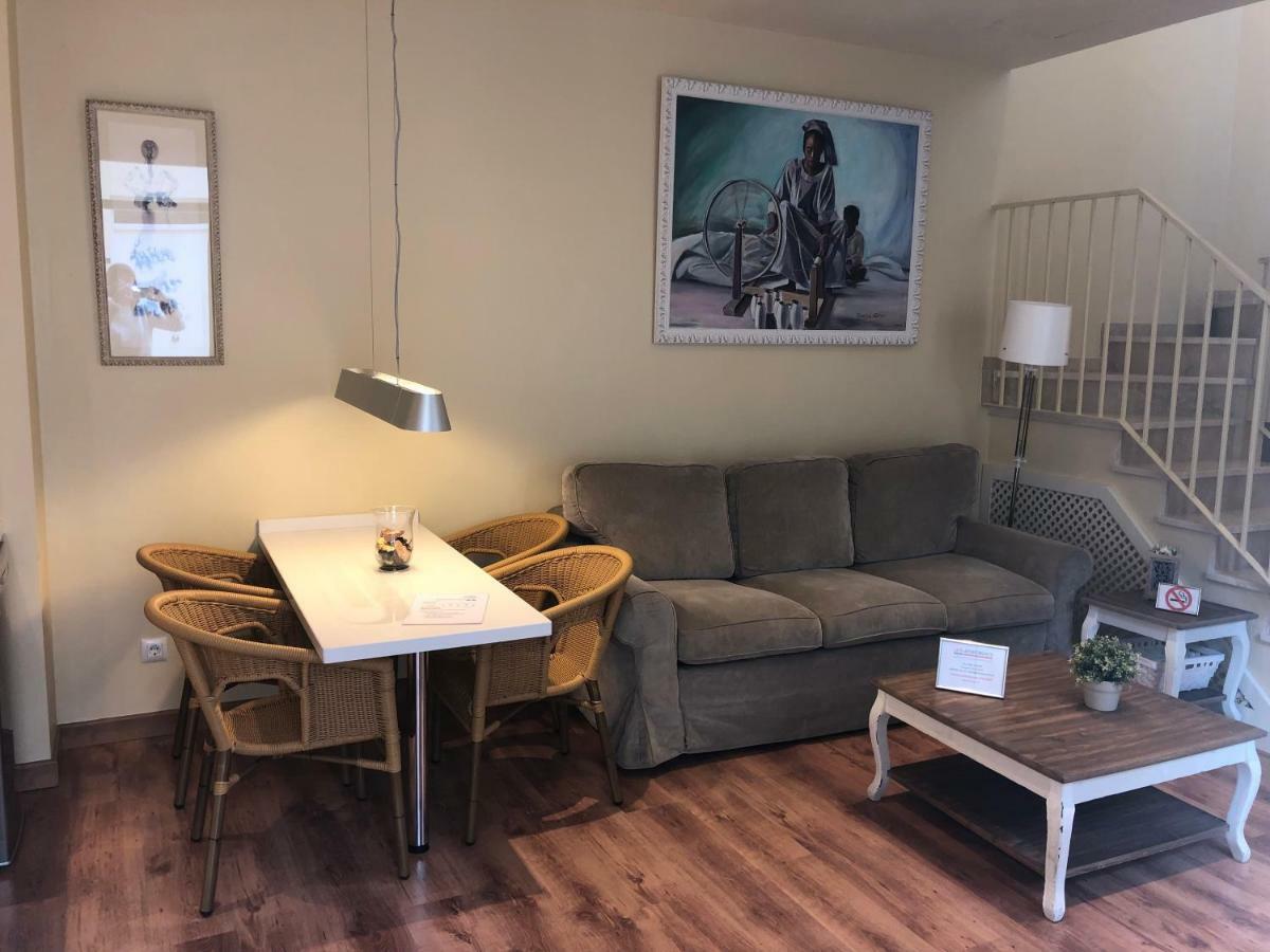 Life Apartments San Vicente Севиля Екстериор снимка
