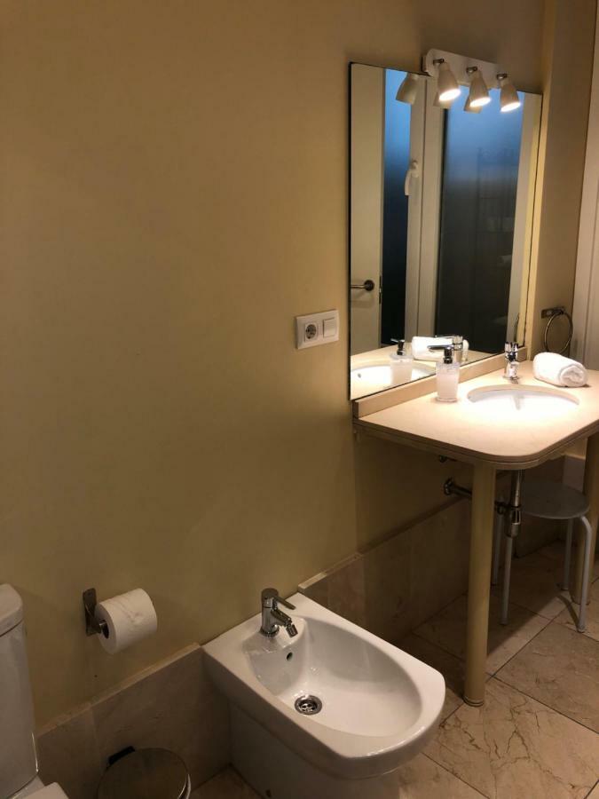 Life Apartments San Vicente Севиля Екстериор снимка