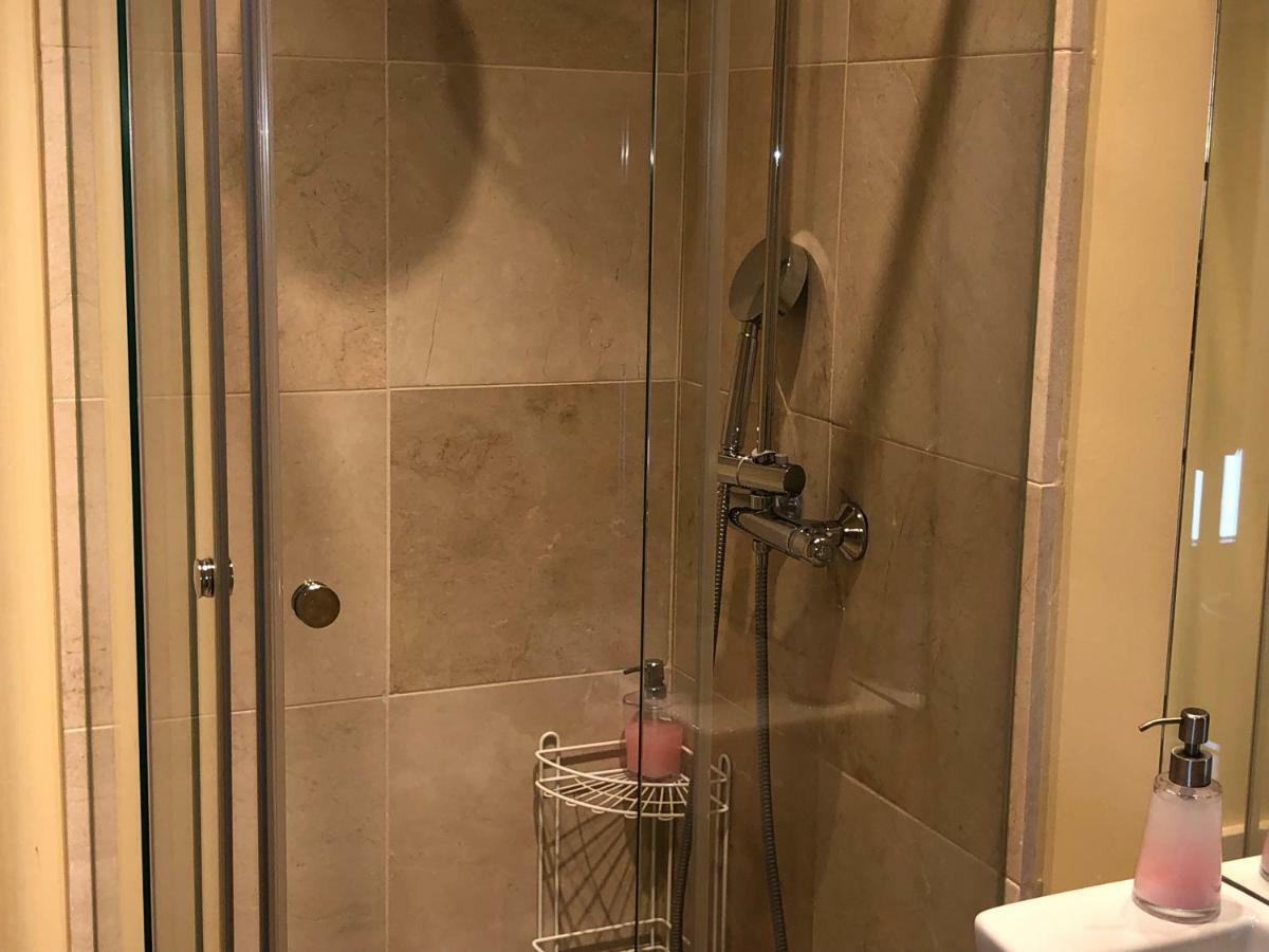 Life Apartments San Vicente Севиля Екстериор снимка