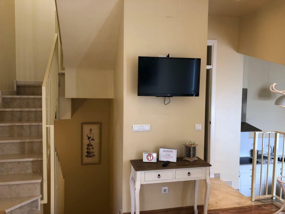 Life Apartments San Vicente Севиля Екстериор снимка