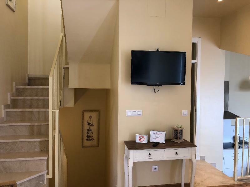 Life Apartments San Vicente Севиля Екстериор снимка