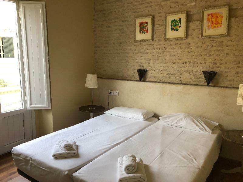Life Apartments San Vicente Севиля Екстериор снимка